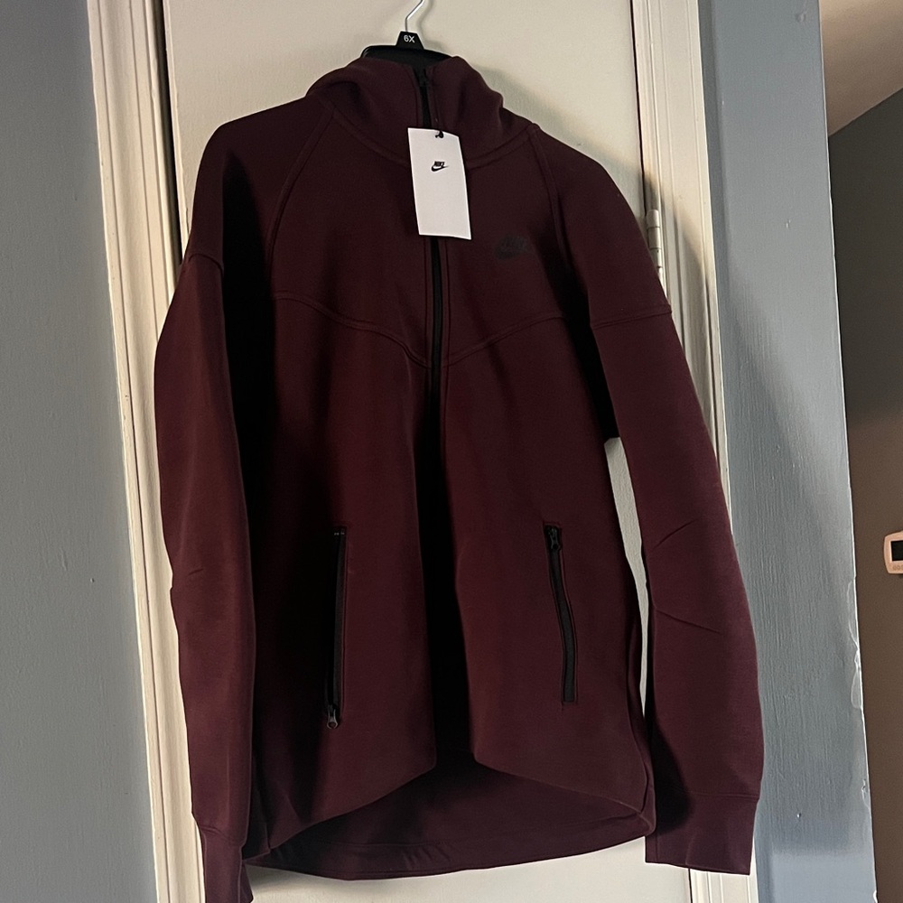 Nike Tech Women’s Burgundy Zip-Up Jacket